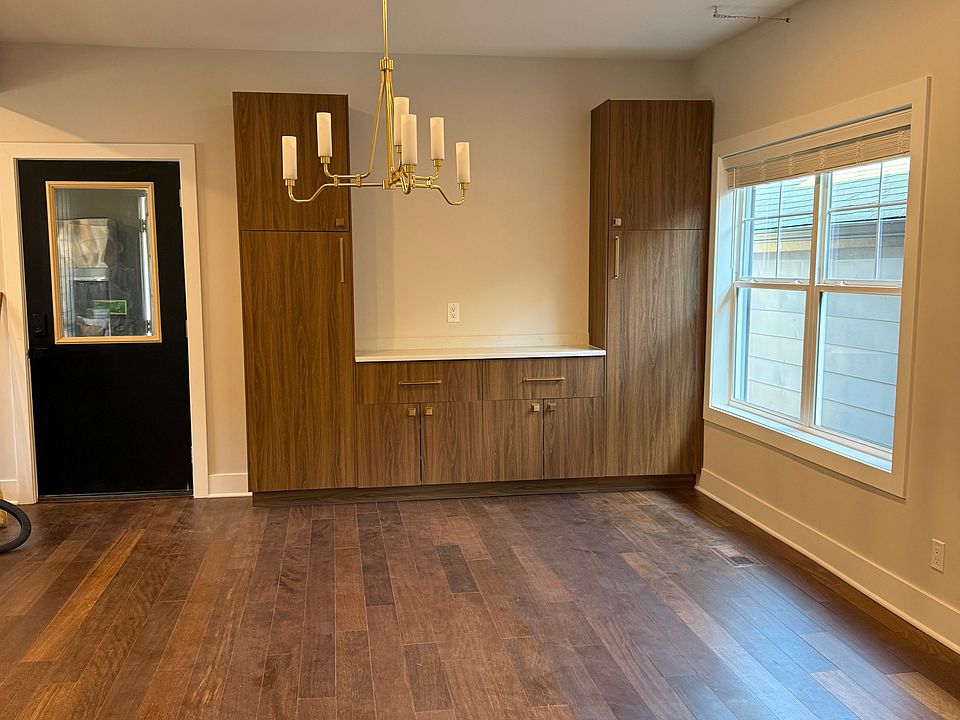 1st image of 245 Goodrich Ave Floor 1
