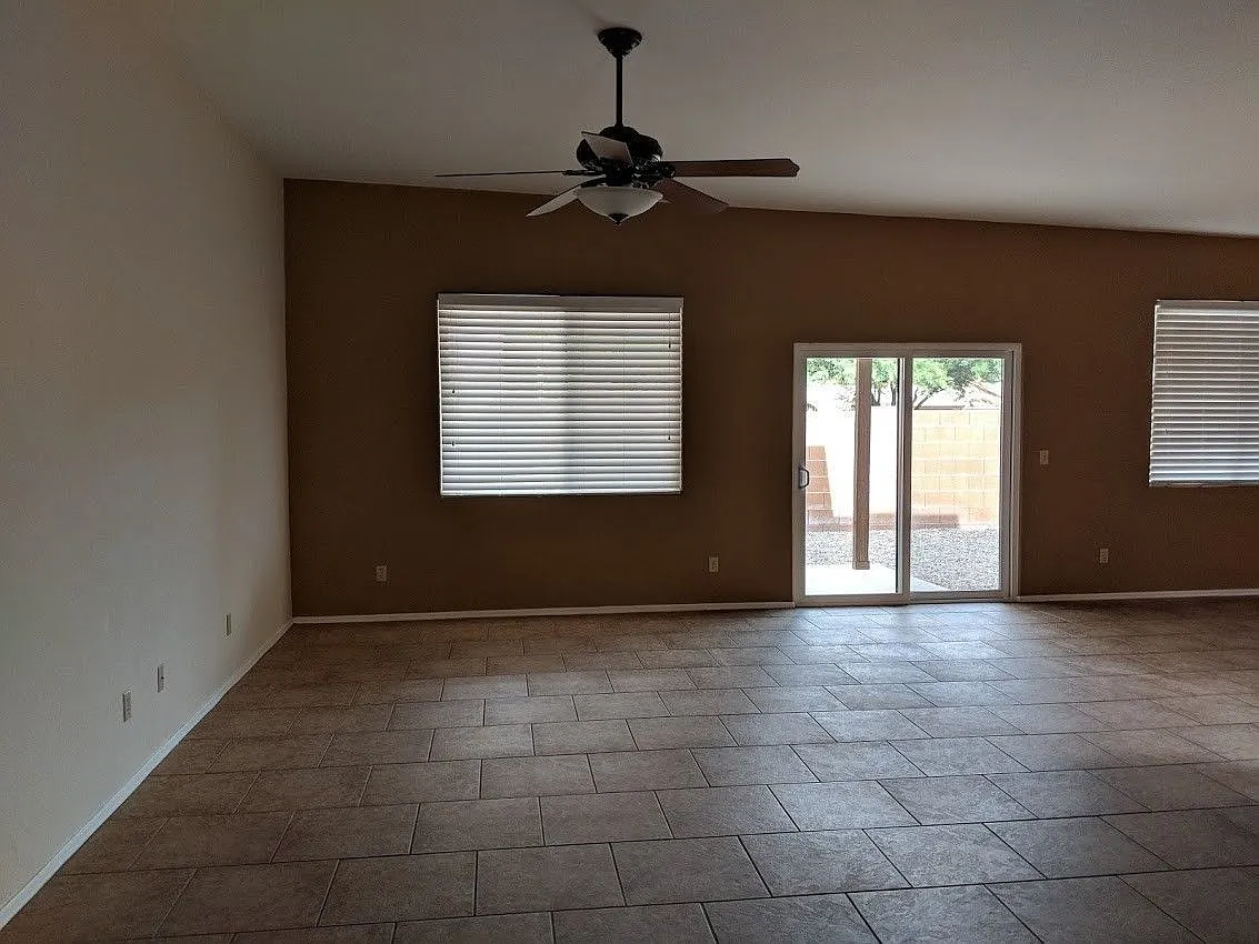 3 bed, 2.0 bath, 1485 sqft, $2,299 — Photo 2