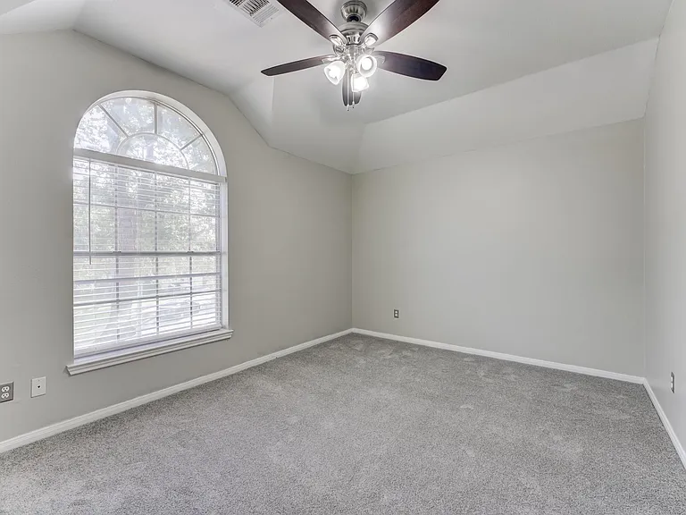 12415 Silversmine Dr — Photo 35