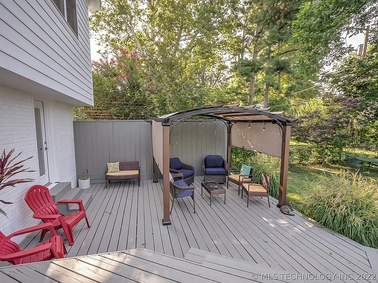 1530 E 33rd St — Photo 19