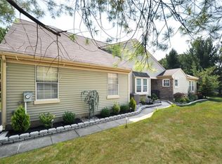 23 Bedfordshire Dr, Monroe Township, NJ 08831