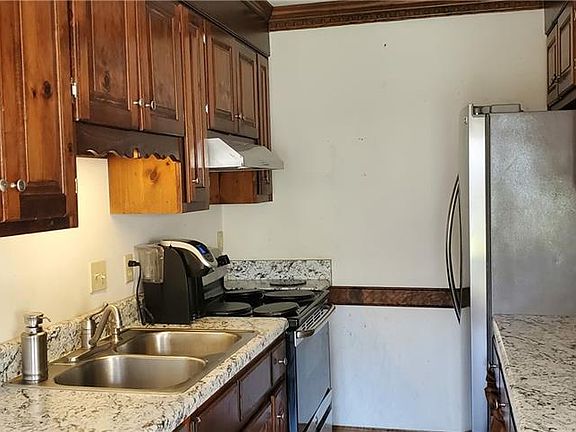3rd image of 449 San Roman Dr