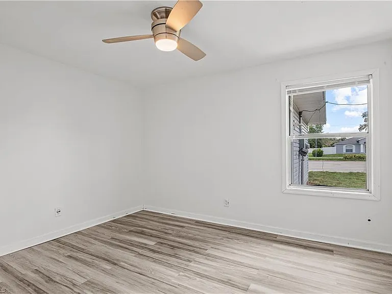 612 Santa Barbara Blvd — Photo 28