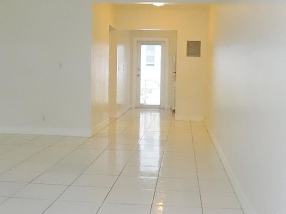 4th image of 6944 Byron Ave Unit 12-6944-12