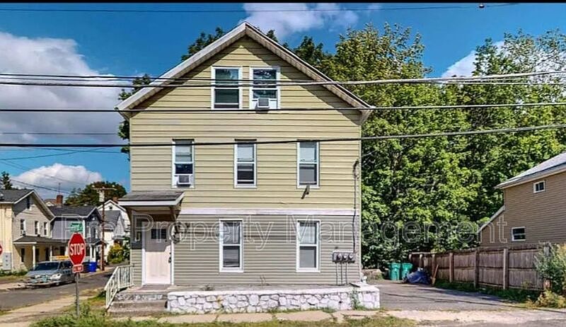 1st image of 31 William St #2