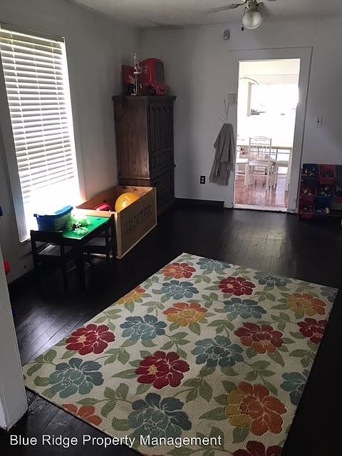 2nd image of 1201 Meadowview Ave