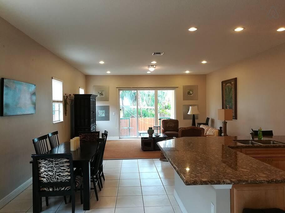 1st image of 4549 Poinciana St