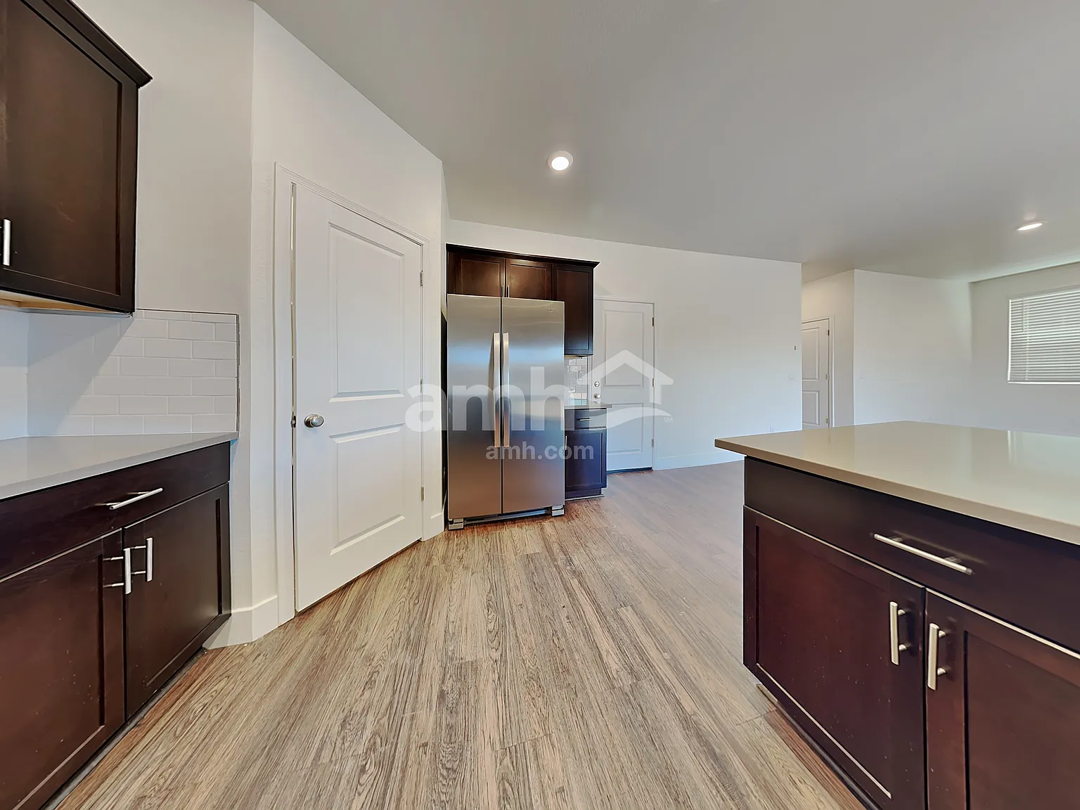 4 bed, 2.5 bath, 1912 sqft, $2,455 — Photo 3