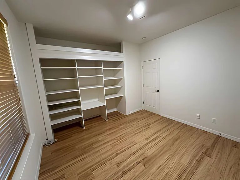 725 Asilo — Photo 12