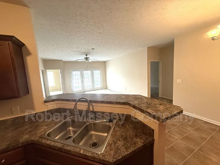9400 Clubview Dr #101 — Photo 5