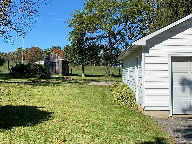 101 W Forrest Ave — Photo 3