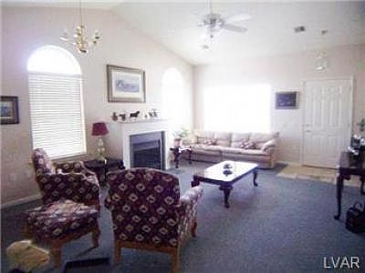 3rd image of 4844 Derby Ln