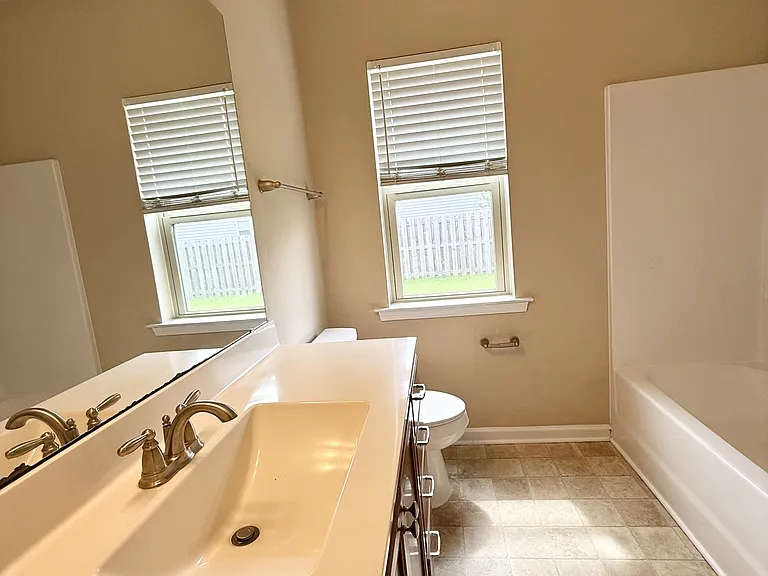 222 Skyway Dr — Photo 6