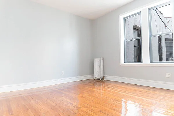 Rented by Quintess Real Estate LLC | media 8