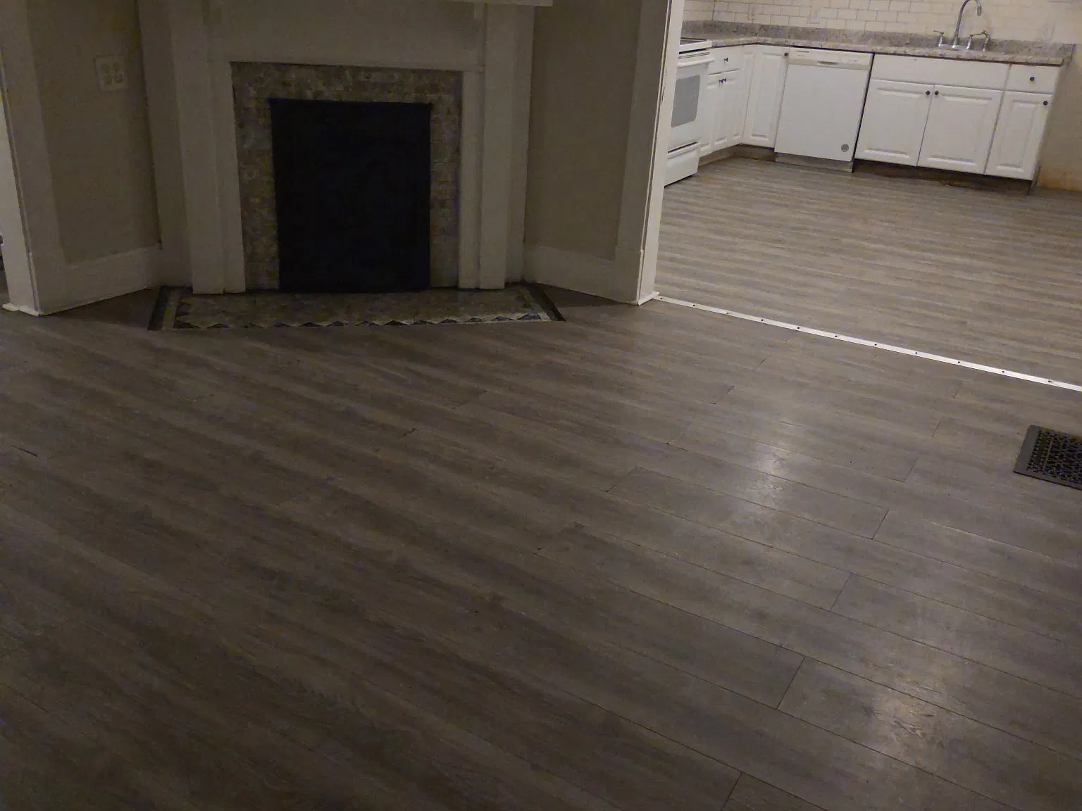 5 bed, 2800 sqft, $1,850 — Photo 2