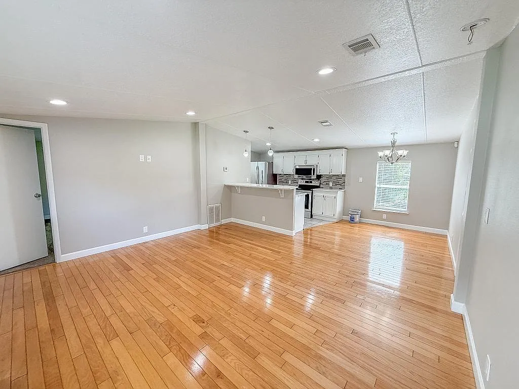 13708 Palm Dr — Photo 3