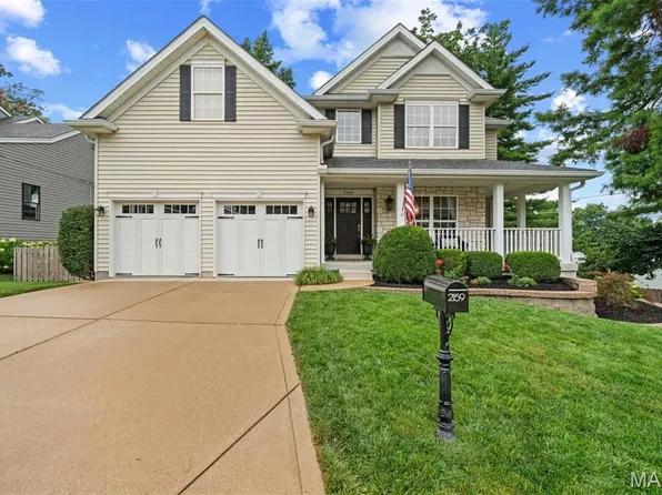 2159 Oak Dr, Saint Louis, MO 63131