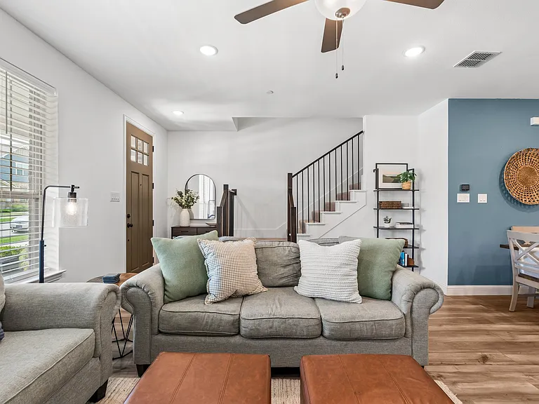 2529 Barnwood Ln — Photo 42