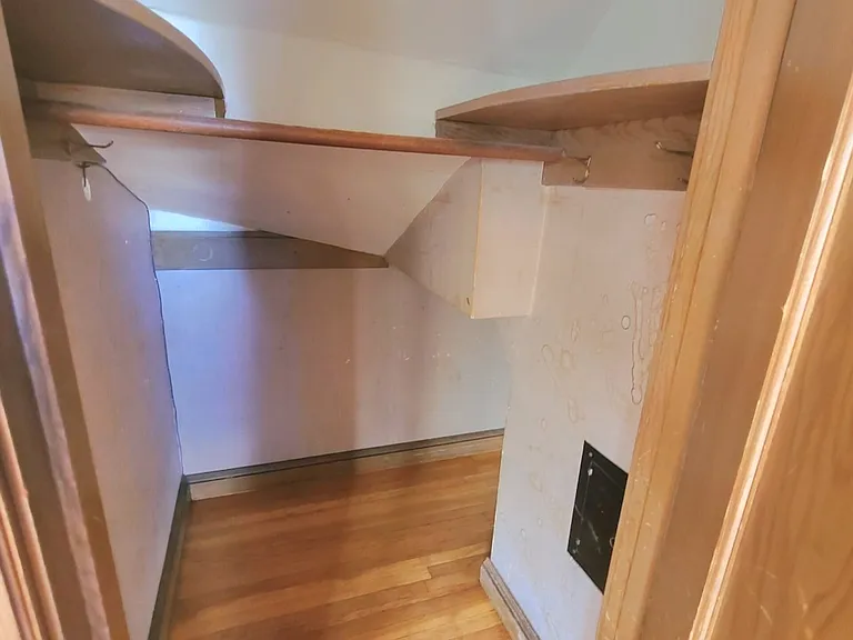 1828 Walnut St — Photo 2
