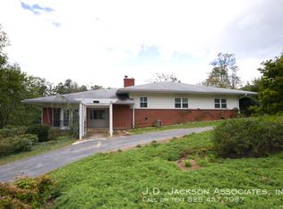 17 Wembley Rd, Asheville, NC 28804