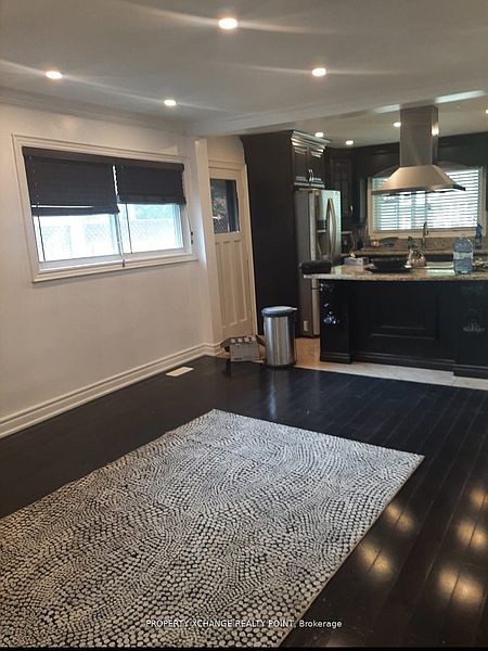 Toronto House for rent - 3 Bedrooms — photo 4