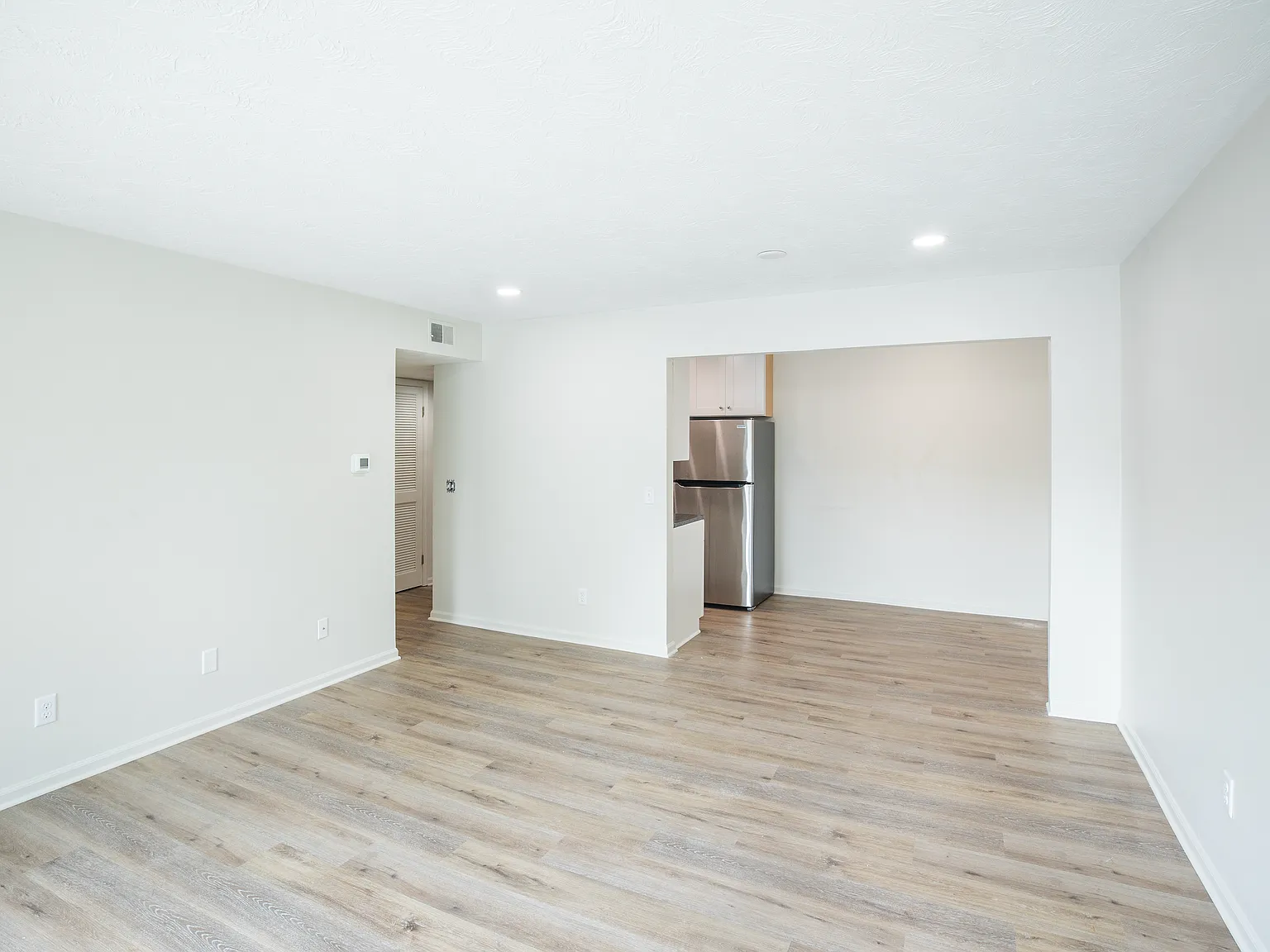 1 bed, 900 sqft, $1,295 — Photo 2