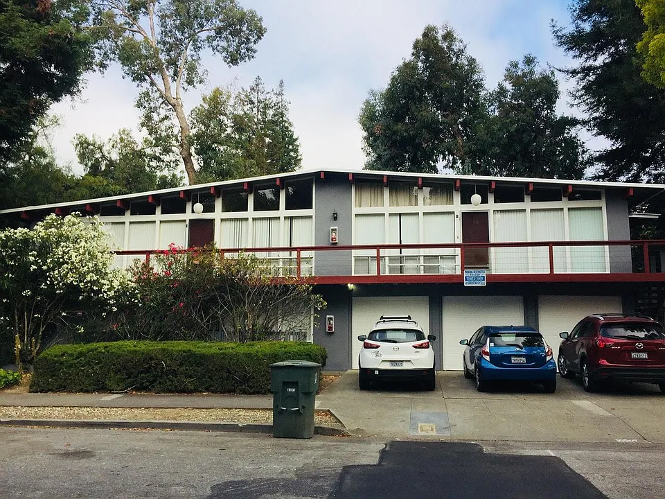 164 Middlefield Rd