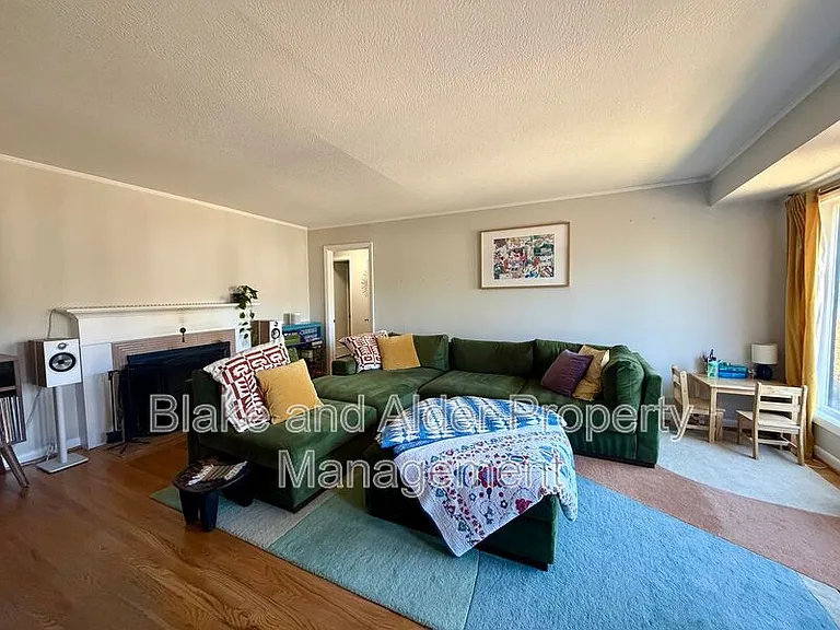 2727 NE 65th Ave — Photo 8