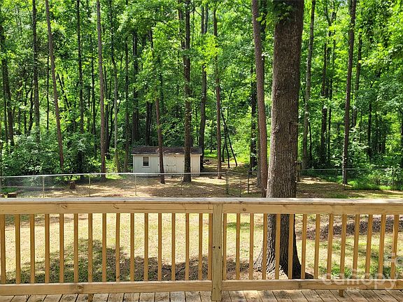 5th image of 109 Pepper Cir