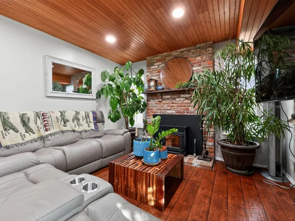 14 Halo Ave, Sewell, NJ 08080