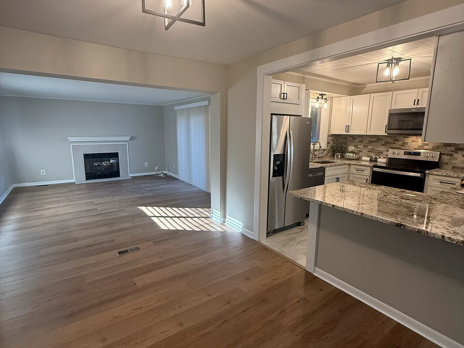 3 bed, 1418 sqft, $2,550 — Photo 3
