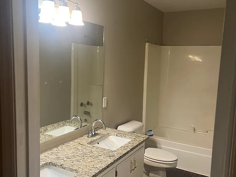 897 E Northfield Blvd — Photo 8