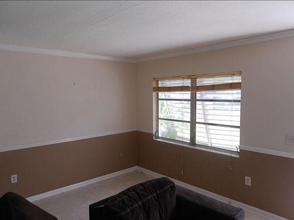 3rd image of 1743 Douglas Ave