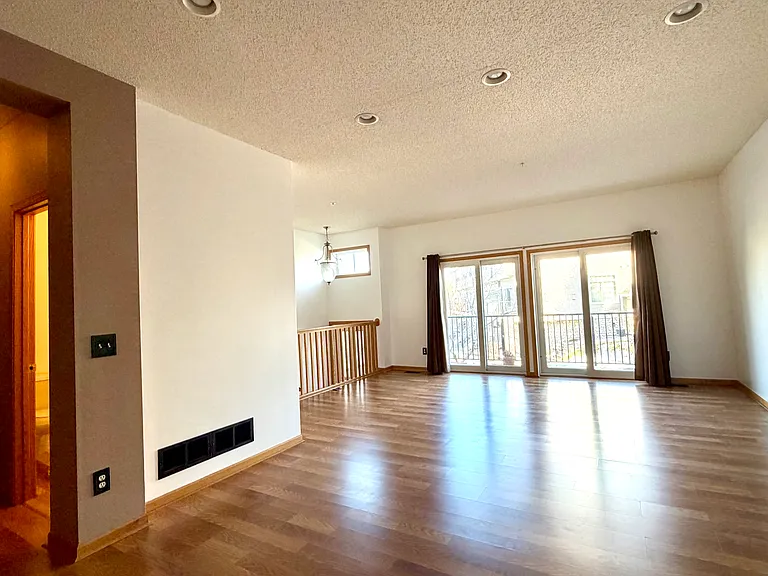 Open concept dining and living room. Classic, modern finishings.