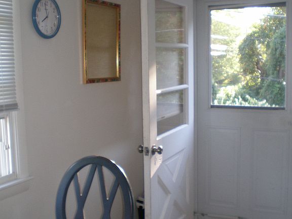 entrance to kitchen