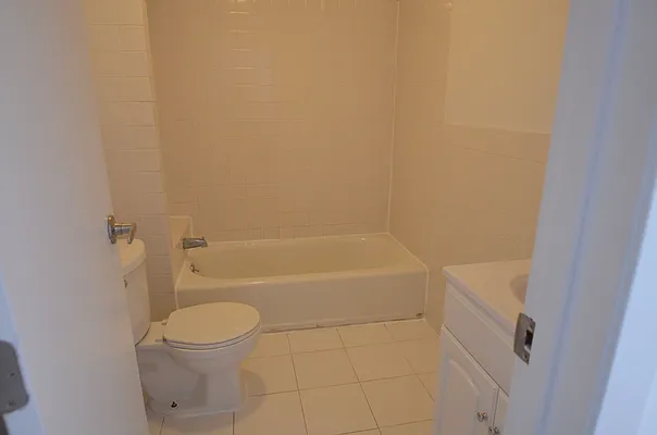 Rented by CITY SKYLINE REALTY INC | media 5