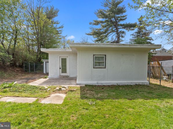 8210 Douglas Rd, Wyndmoor, PA 19038