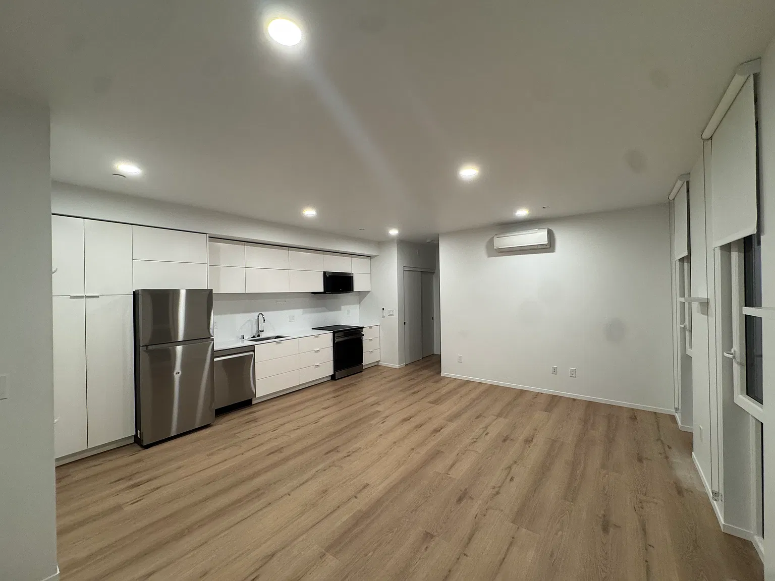 1 bed, 568 sqft, $1,800 — Photo 2