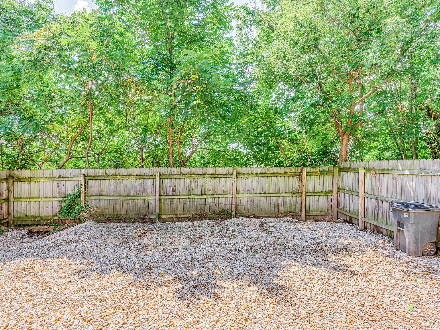6 bed, 1786 sqft, $3,000 — Photo 3