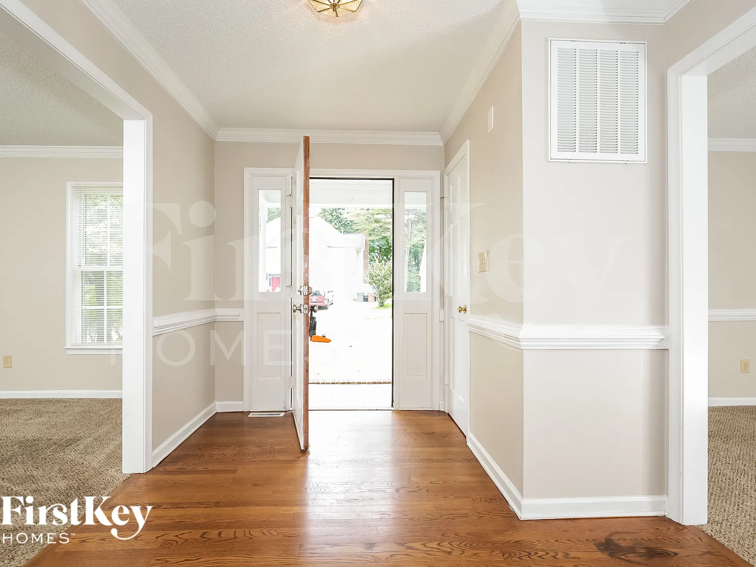 4 bed, 2.5 bath, 2541 sqft, $2,285 — Photo 3
