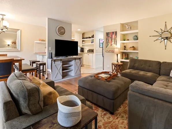 (undisclosed Address), Sunriver, OR 97707