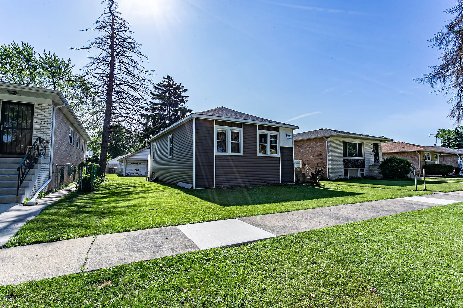 425 52nd Ave photo 1