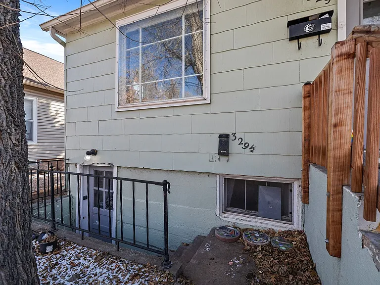329.5 Edwards St — Photo 2