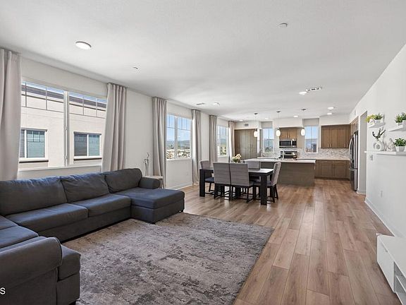 4th image of 2850 Wagon Wheel Rd #402