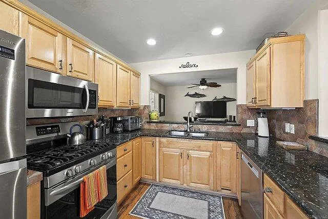 715 Toulon Ct — Photo 9