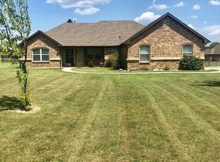 105 S Casey Ct, Springtown, TX 76082