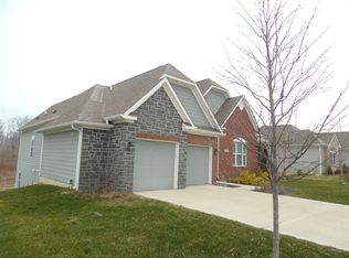 6114 Pelican Ln, Columbus, IN 47201