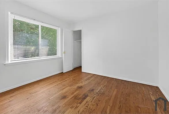 400 S Harvey Ave — Photo 10
