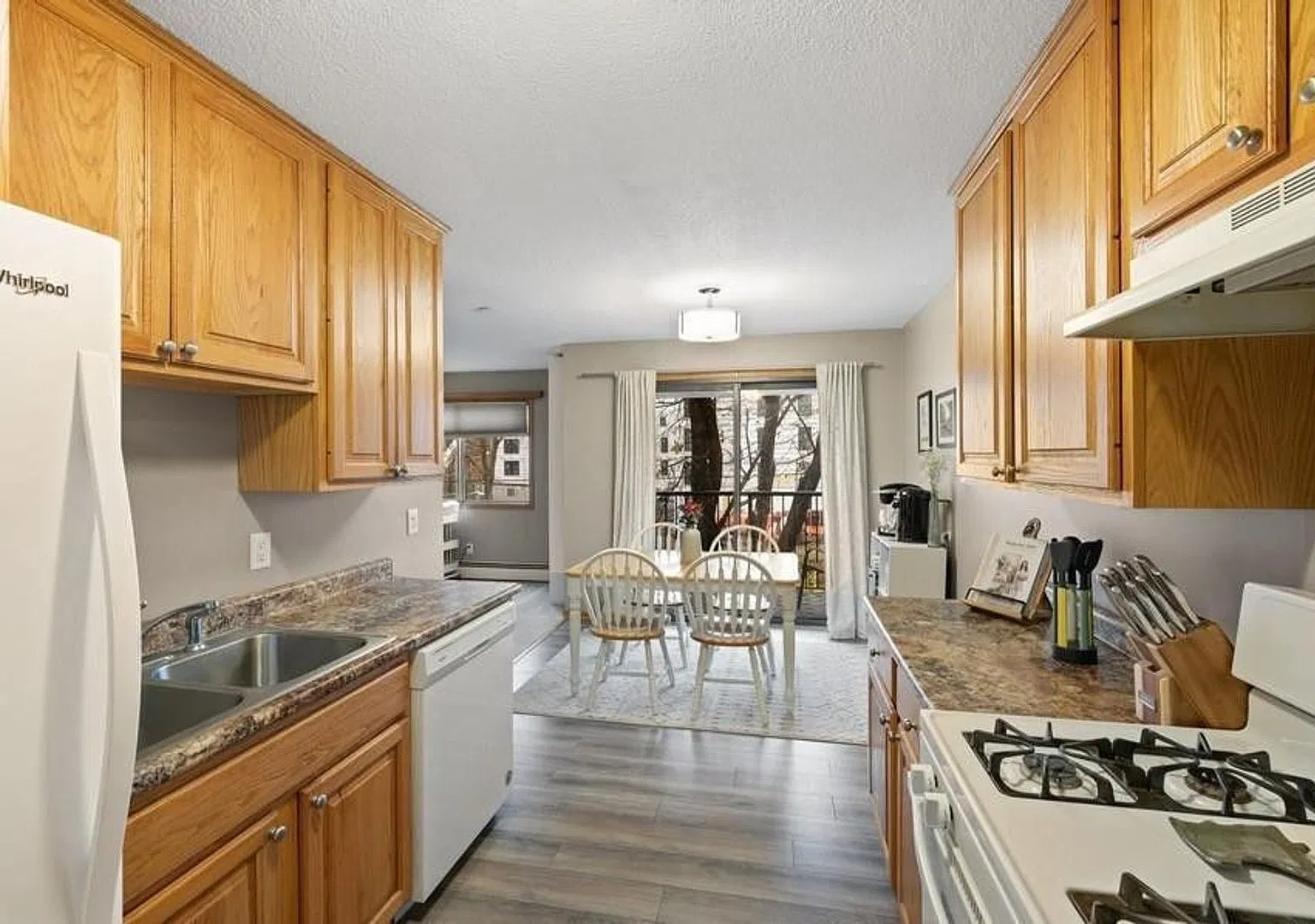 Cedarwood Condos - 4101 Parklawn Ave - Cable & Internet Included! — Photo 3
