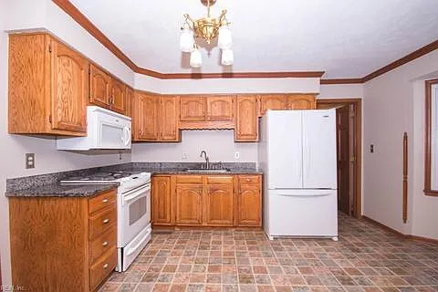 4 Jefferson Ct — Photo 5